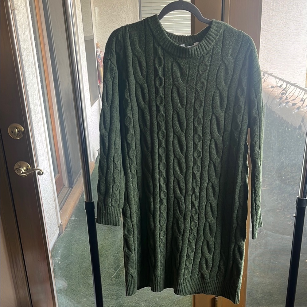 Time and Tru Green Crew Neck Cable Knit Sweater Dress